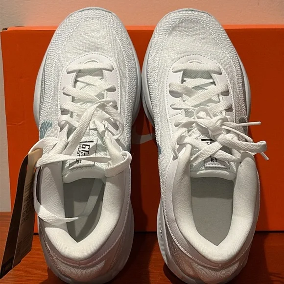 Nike GT Hustle Academy Basketball Shoes - Picture 13 of 15